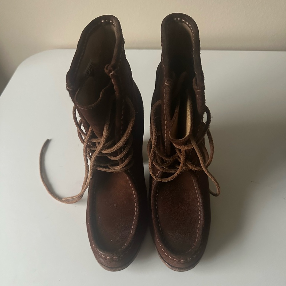 Frye Parker Moc Brown Suede Leather Bootie Rawhide Laces High Heel 8 - Picture 3 of 7
